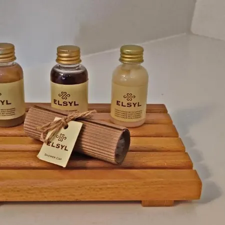 Hotelhuisje #f Warmenhuizen