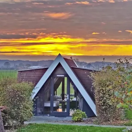 Hotelhuisje #f * Warmenhuizen