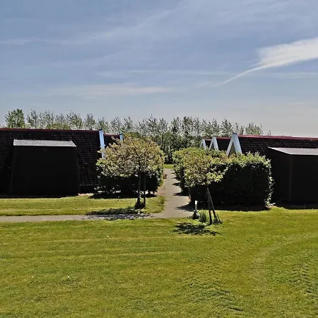 Hotelhuisje #f * Warmenhuizen