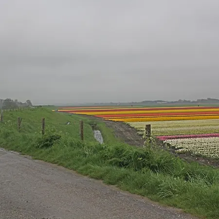 Holiday home Hotelhuisje #f Warmenhuizen