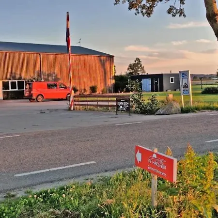 Hotelhuisje #f Warmenhuizen