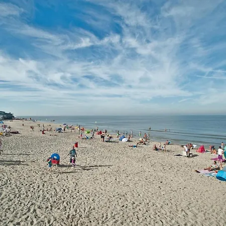 Hotelhuisje #f Holiday home Warmenhuizen