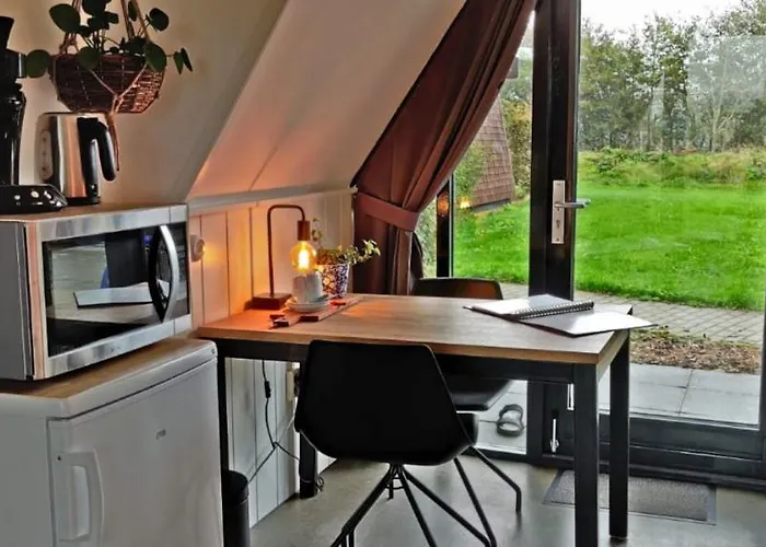 Hotelhuisje #f Warmenhuizen