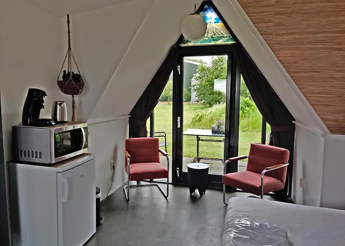 Vakantiehuis Hotelhuisje #f Warmenhuizen