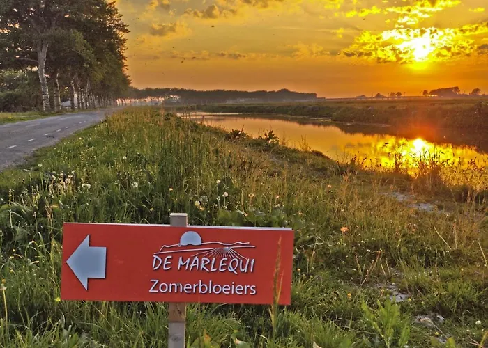 Hotelhuisje #f * Warmenhuizen