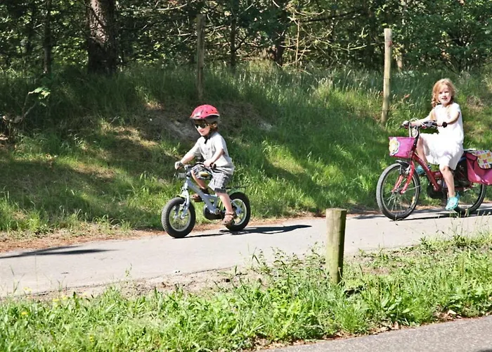 Hotelhuisje #f * Warmenhuizen