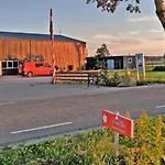Hotelhuisje #f Warmenhuizen