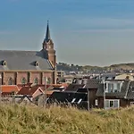 Hotelhuisje #f * Warmenhuizen