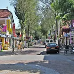 Hotelhuisje #f * Warmenhuizen